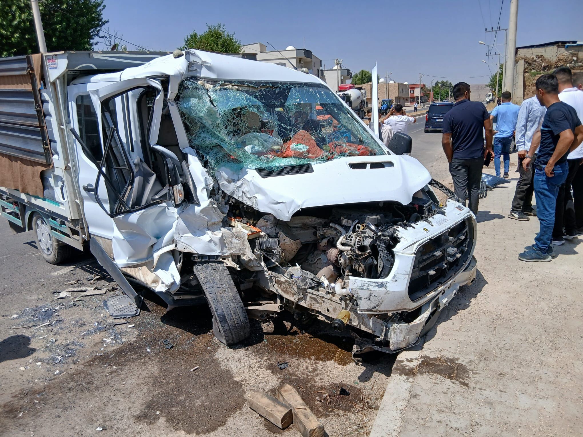 Ci̇zre Kaza. İki̇ Araç Çarpişti (7)