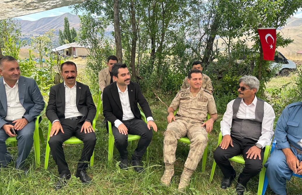 📍Güneyyaka Köyükaymakamımız Muhammed Emin Tutal; Beytüşşebap Jandarma Komando Alay Komutanı Kd. (2)