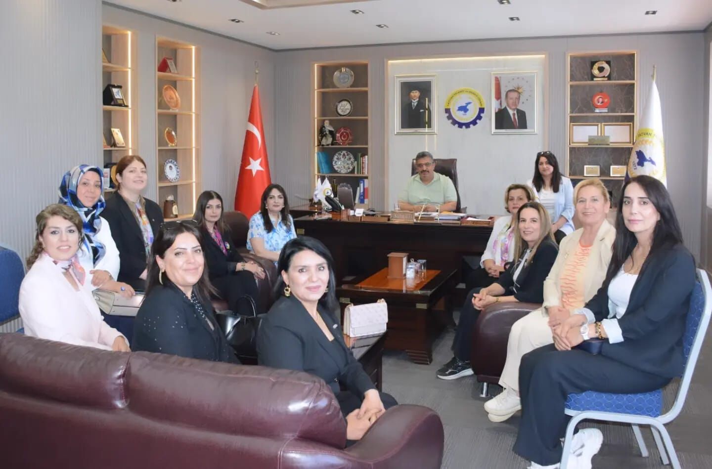 Kadin Gi̇ri̇şi̇mci̇ler (1)