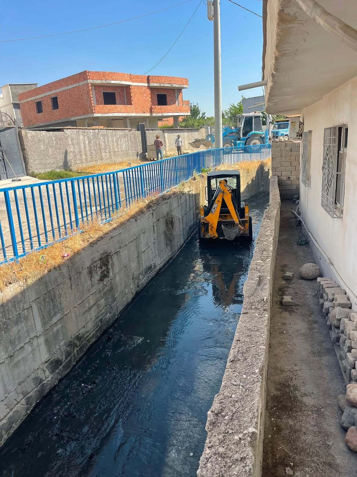 Kanal Temizliği Çalışmalarımız Devam Ediyor.temizlik İşleri Müdürlüğümüz Ekipleri, Dicle Mahalle (4)