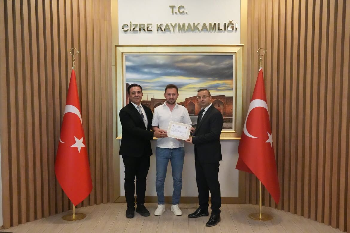 Kaymakamımız Sayın Ahmet Vezir Baycar, Tayini Çıkan Cizre İlçe Emniyet Müdürlüğünde Görevli Biri (4)