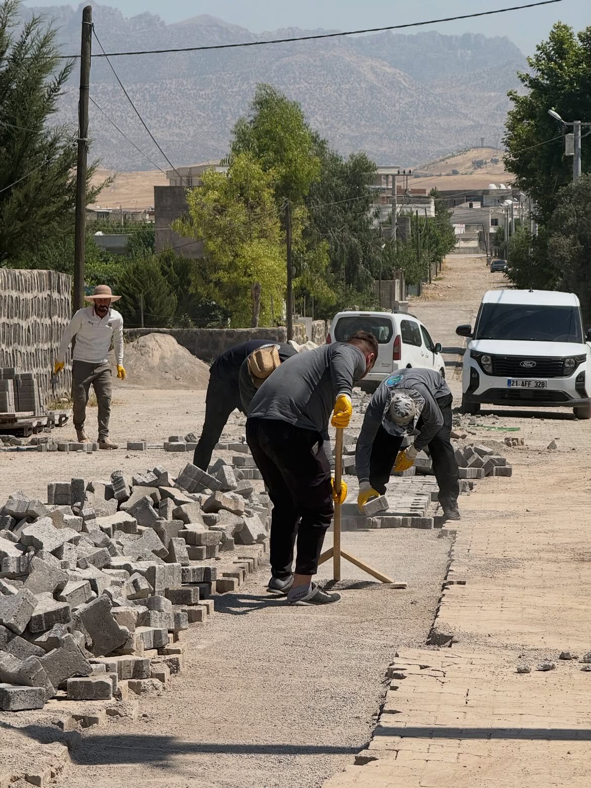 Parke Taşı Yol Yapım Ve Onarım Çalışmalarımız Sürüyorfen İşleri Müdürlüğümüz Koordinesinde Yürüt (6)