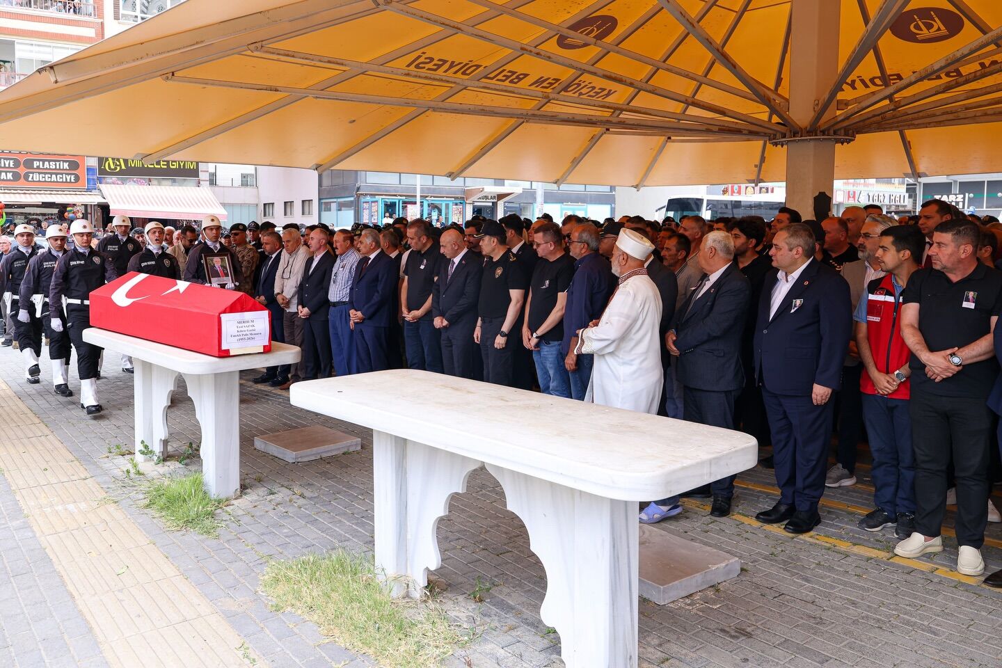 müdür sazak basbı