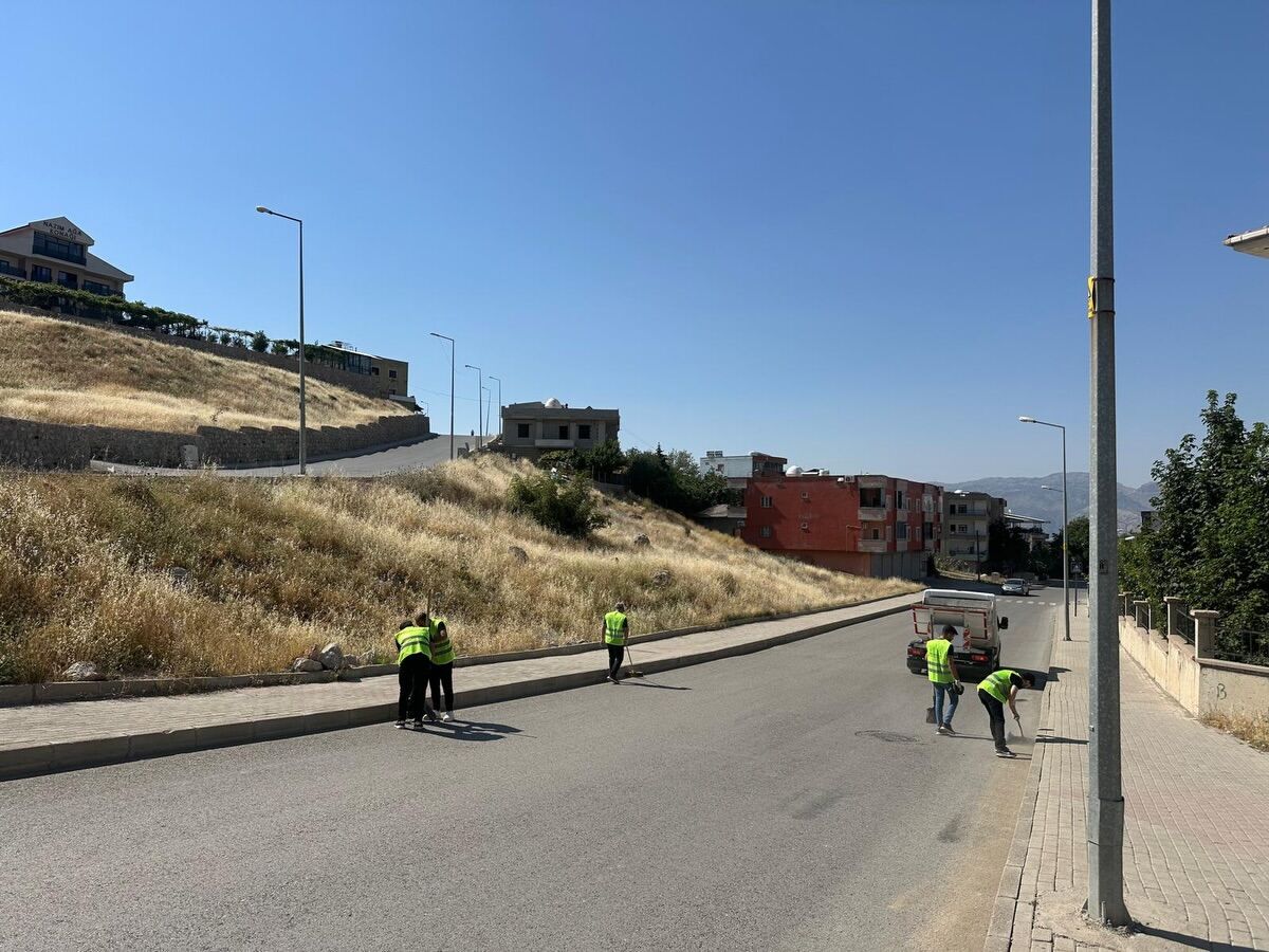 Temizlik İşleri Müdürlüğümüz, Kent Merkezinde Rutin Temizlik Çalışmalarını Aralıksız Sürdürüyor. (3)