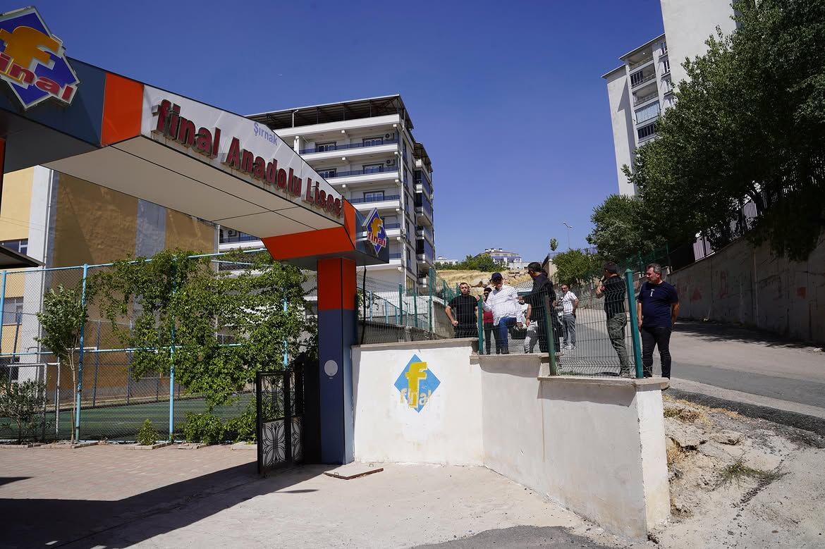 Belediye Başkanımız Sayın Mehmet Yarka, Yeni Mahallemizin Şaranlar Sitesi Mevkiinde Incelemelerd (1)