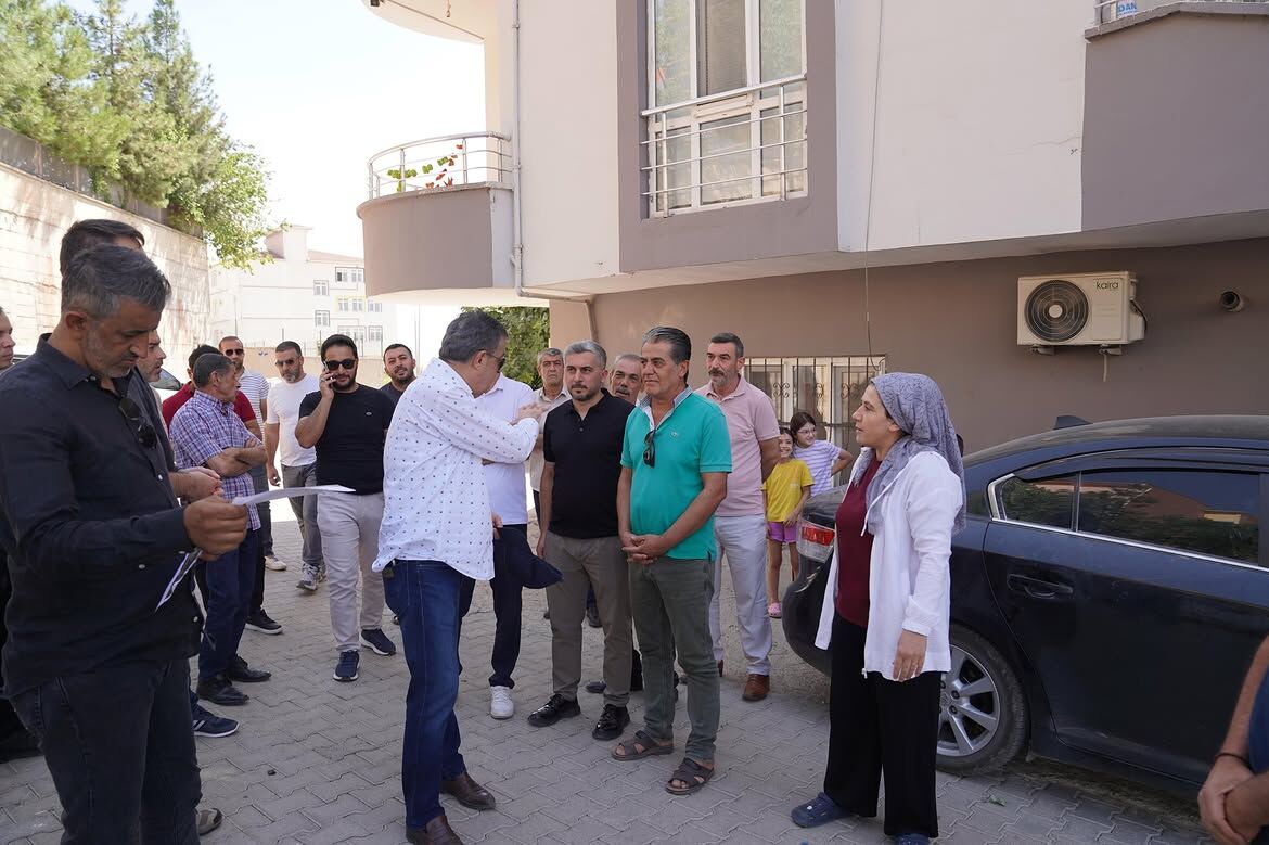 Belediye Başkanımız Sayın Mehmet Yarka, Yeni Mahallemizin Şaranlar Sitesi Mevkiinde Incelemelerd (2)