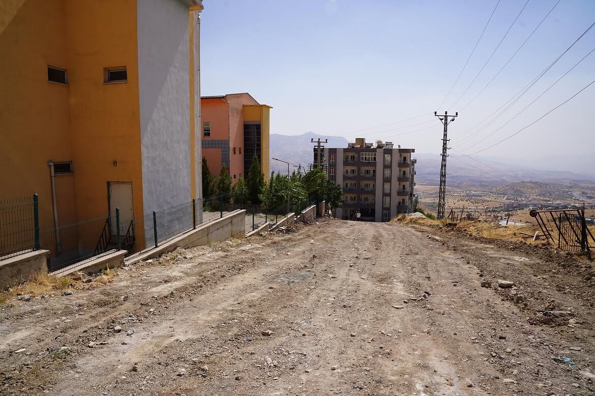 Belediye Başkanımız Sayın Mehmet Yarka, Yeni Mahallemizin Şaranlar Sitesi Mevkiinde Incelemelerd (4)