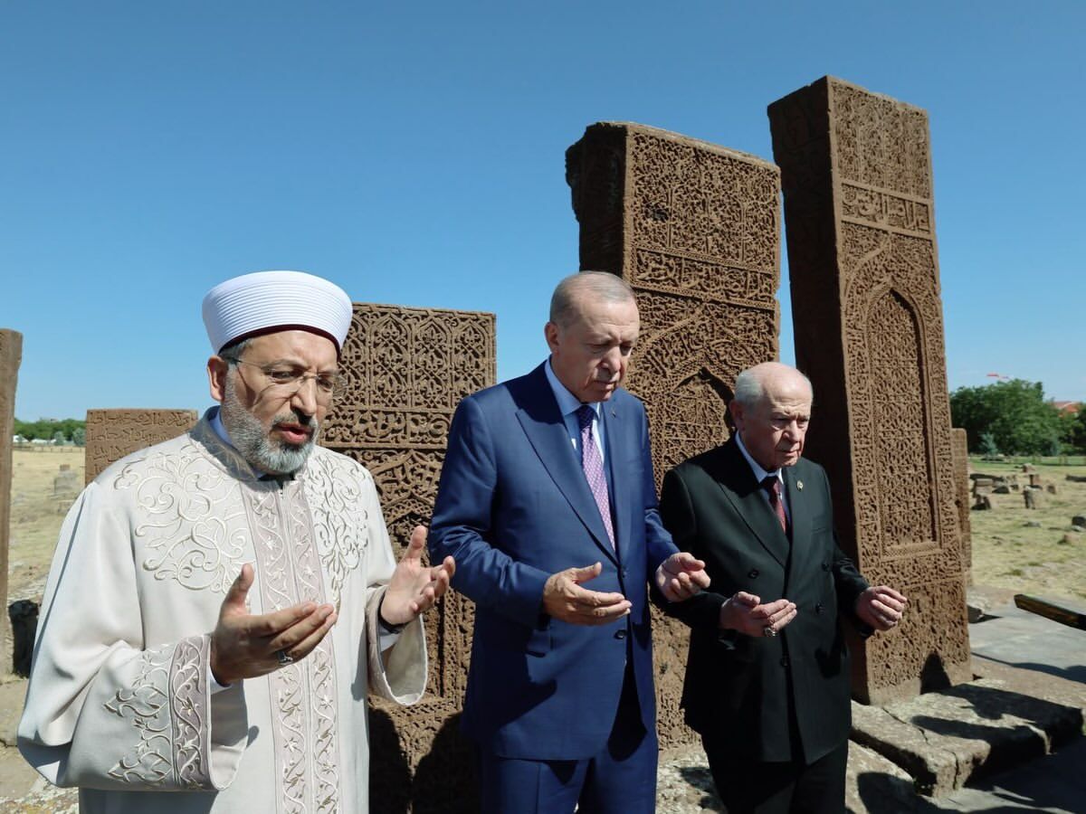 Cumhurbaşkanımız Sayın Recep Tayyip Erdoğan’ın Teşrifleriyle, Anadolu’yu Bizlere Ebedî Vatan Kıl (1)