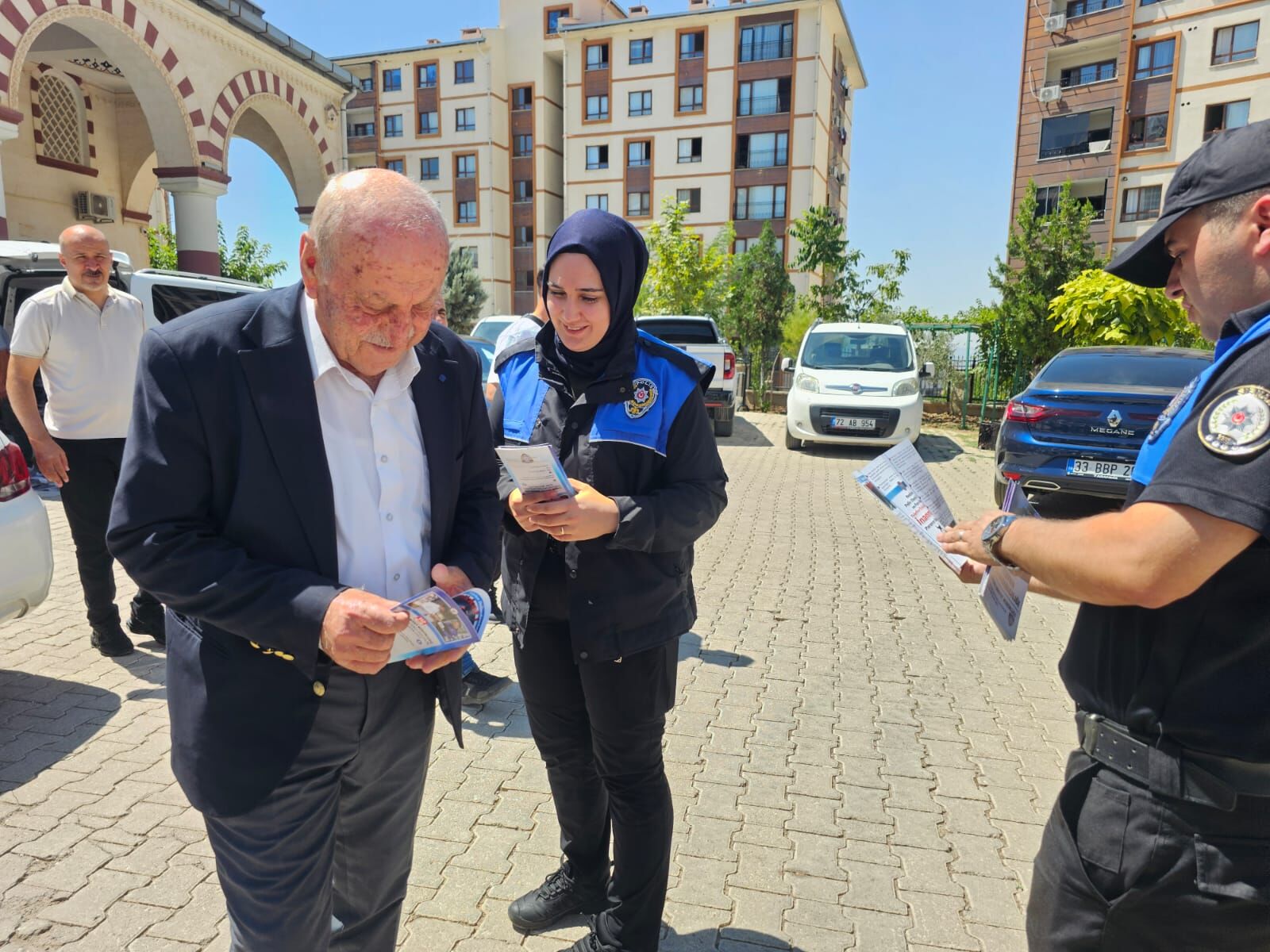 Emni̇yet Bi̇lgi̇lendi̇rmesi̇ (4)