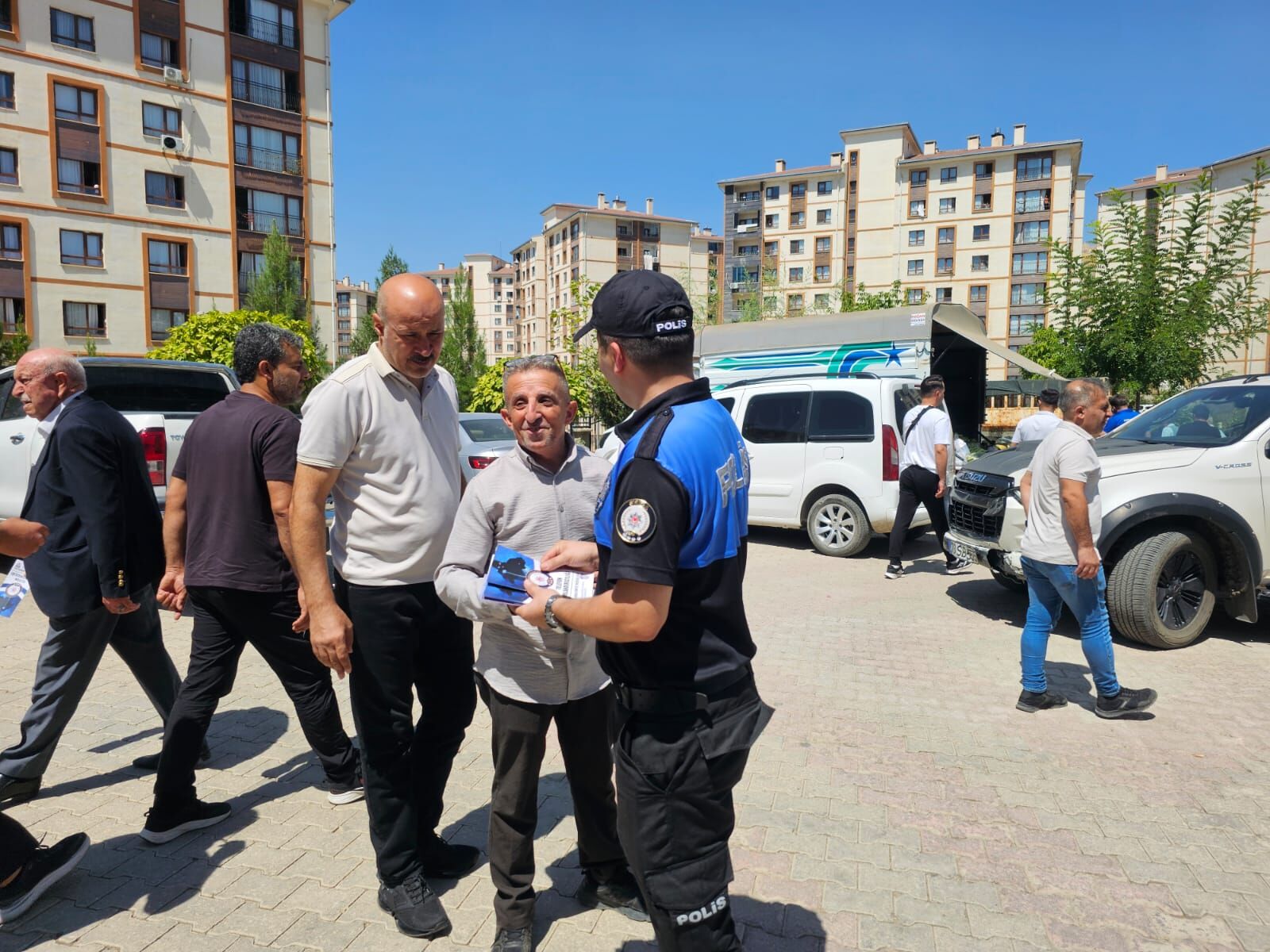 Emni̇yet Bi̇lgi̇lendi̇rmesi̇ (8)