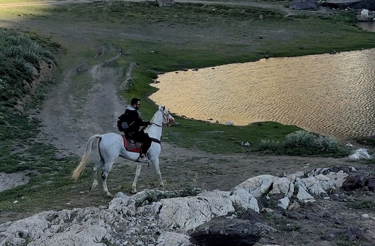 Cilo ve Sat dağlarını at sırtında gezdiler