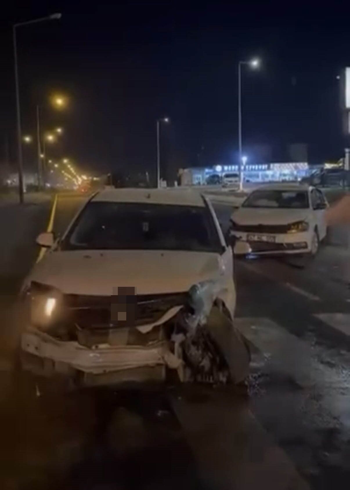 Nusaybin'de iki otomobil çarpıştı: 3 yaralı