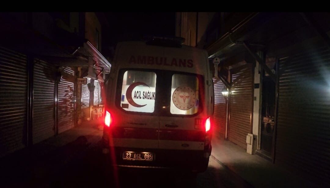 Elazığ'da bıçaklı kavga, 2 yaralı