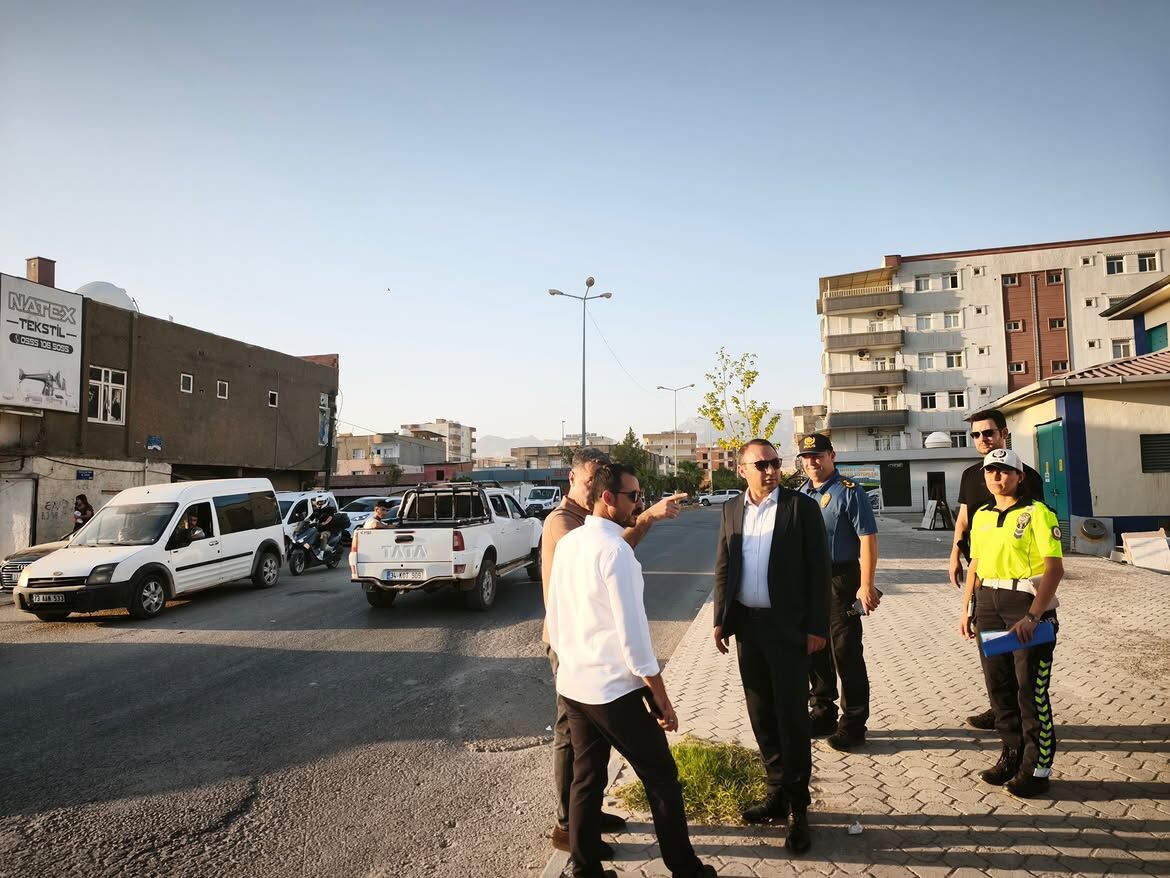 Kaymakamımız Sayın Çağlar Partal, İpekyolu Üzerindeki Yol Çalışmalarını Yerinde Inceleyerek Yürü (2)