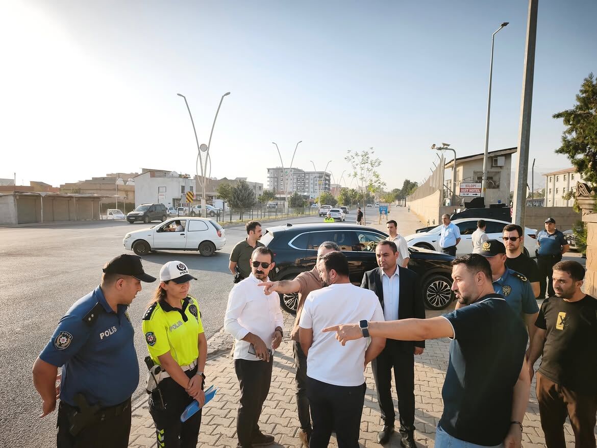 Kaymakamımız Sayın Çağlar Partal, İpekyolu Üzerindeki Yol Çalışmalarını Yerinde Inceleyerek Yürü (6)