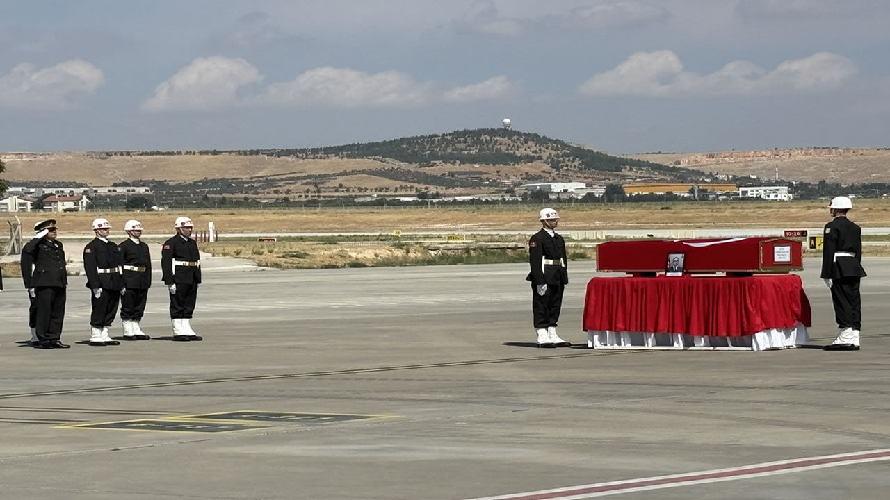 Görev başında rahatsızlanarak şehit olan asker memleketine uğurlandı