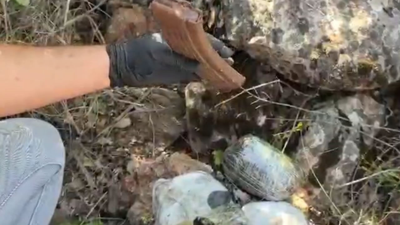 1 kilo 855 gram takoz esrar ele geçirildi