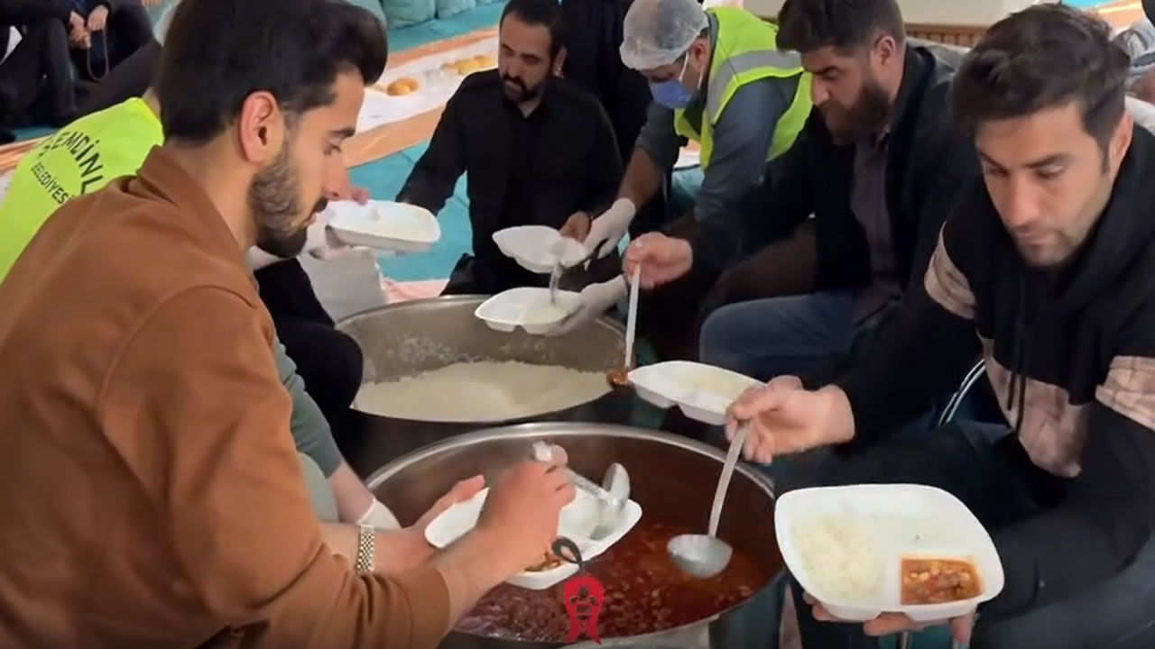 O belediye taziye evlerinde 3 gün yemek hizmeti başlattı