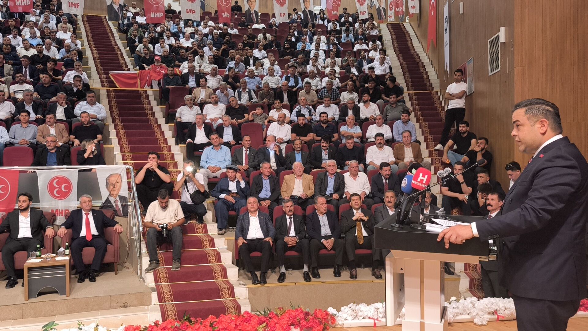 konuşma bahçeli
