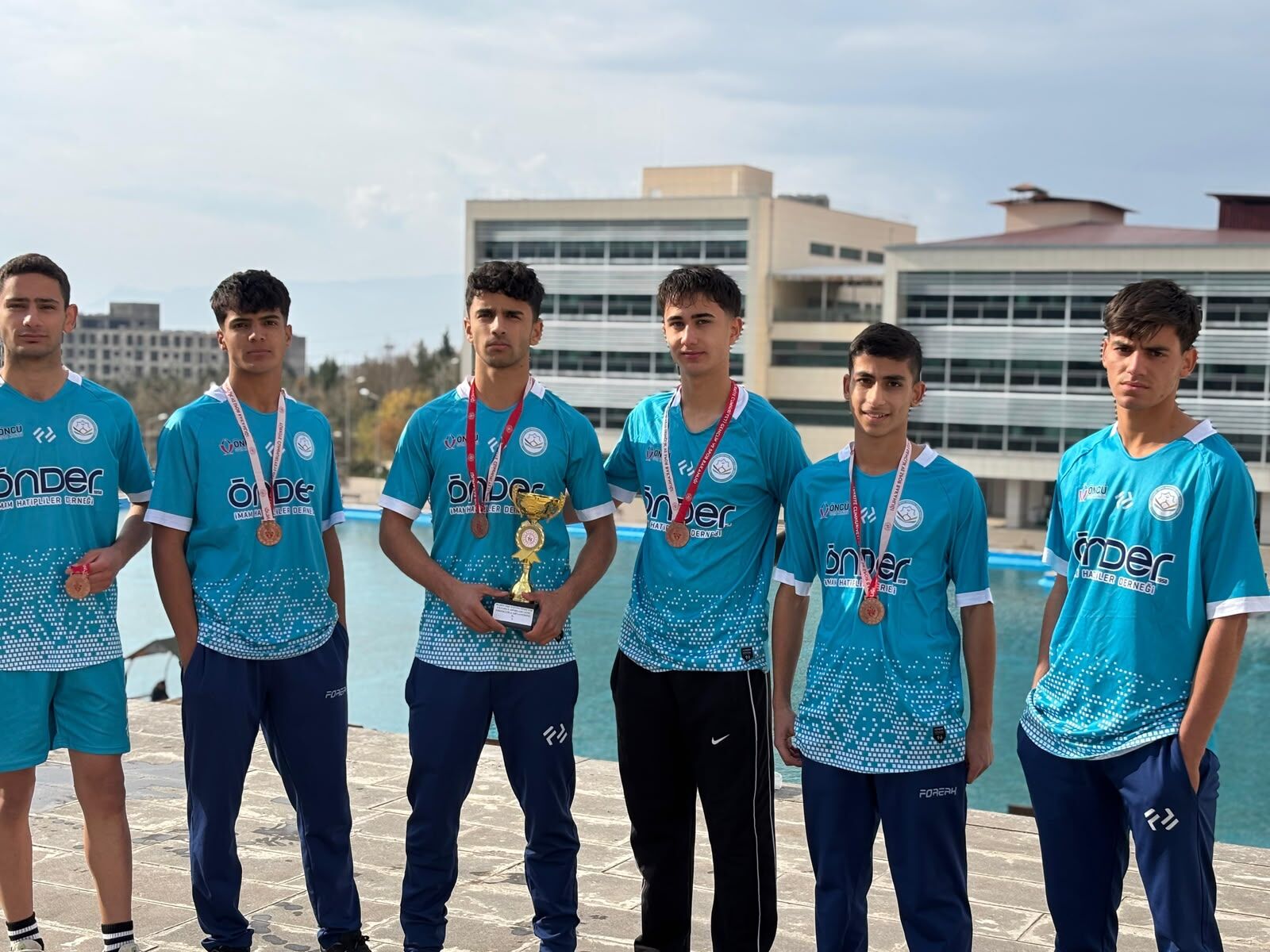 Silopi’nin başarılı öğrencileri gururlandırdı-2