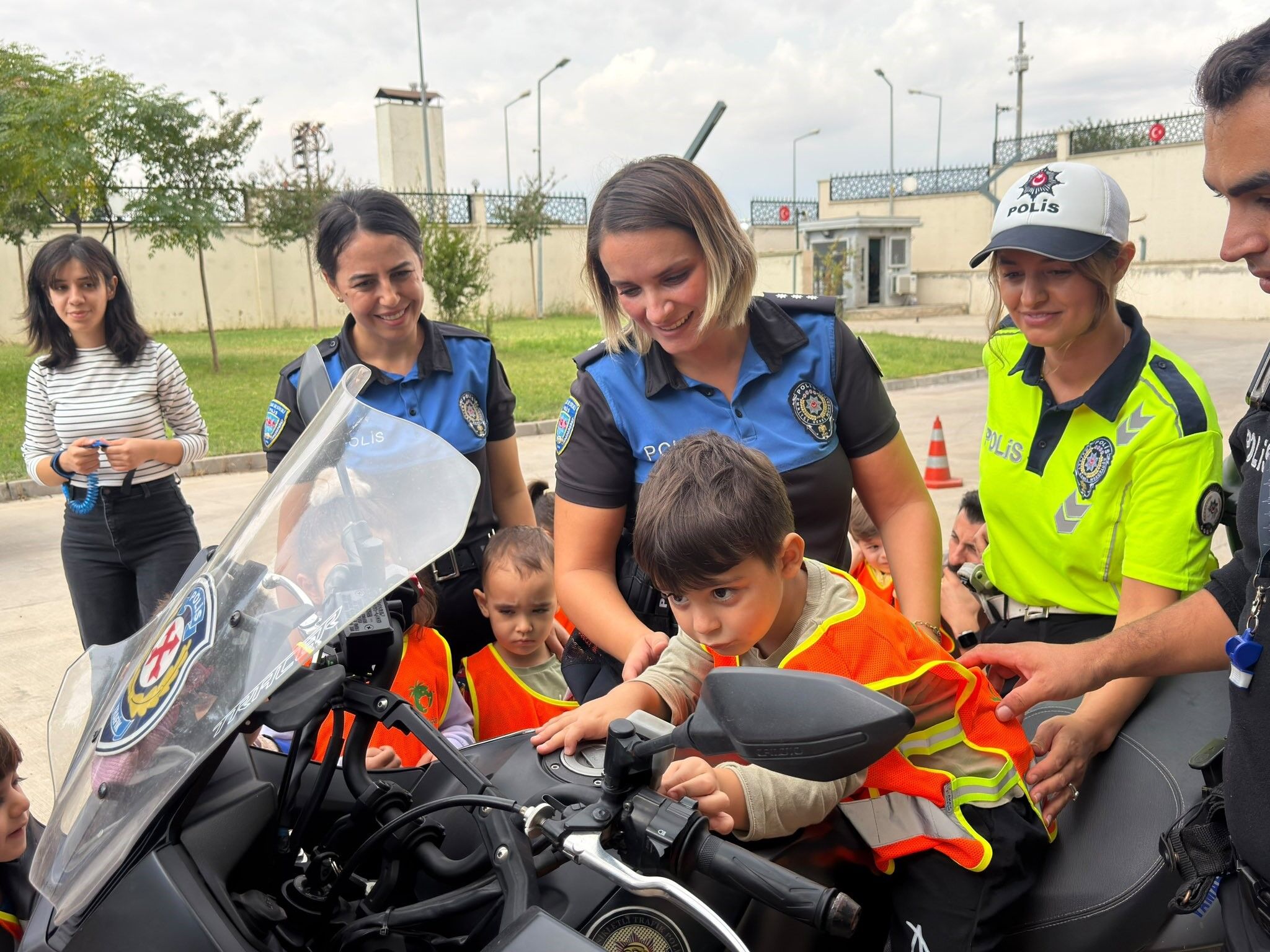 polis-6