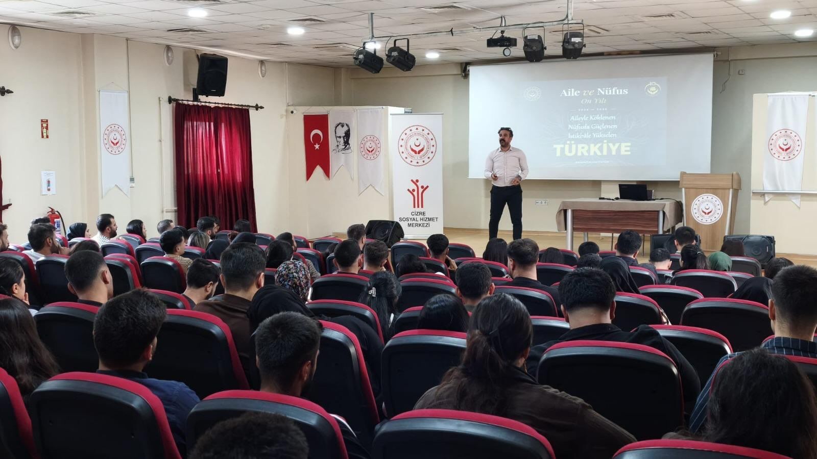 Cizre’de gençlere aile ve evlilik eğitimi veriliyor