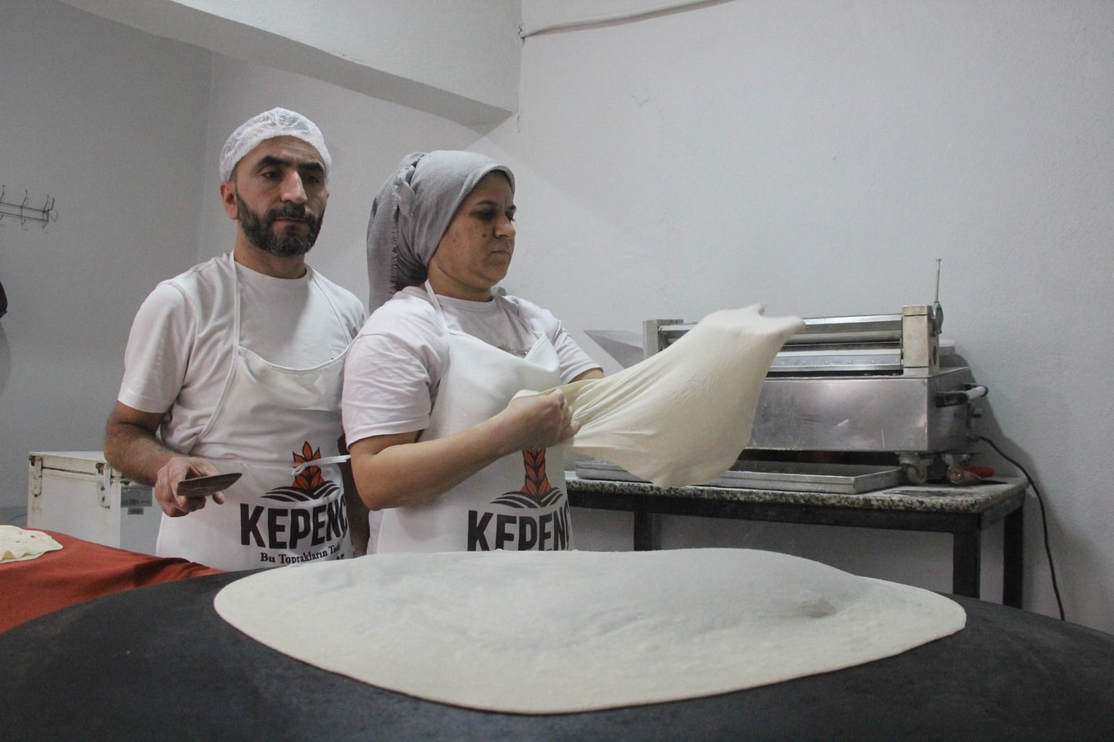Cizre’de Sabah Namazıyla Başlayan Asırlık Ekmek Geleneği
