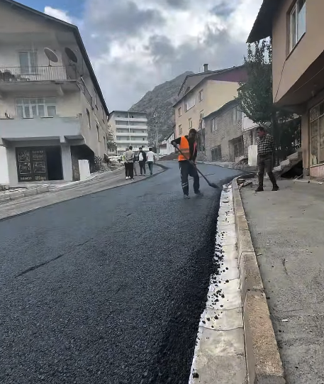 Beytüşşebap’ta yollar yenileniyor, ilçenin çehresi değişiyor
